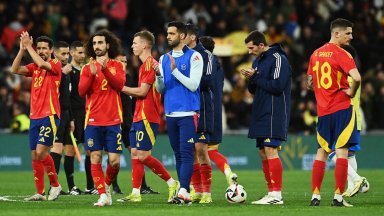 Освирквания и аплодисменти. Треньорът на Испания атакува феновете в Мадрид