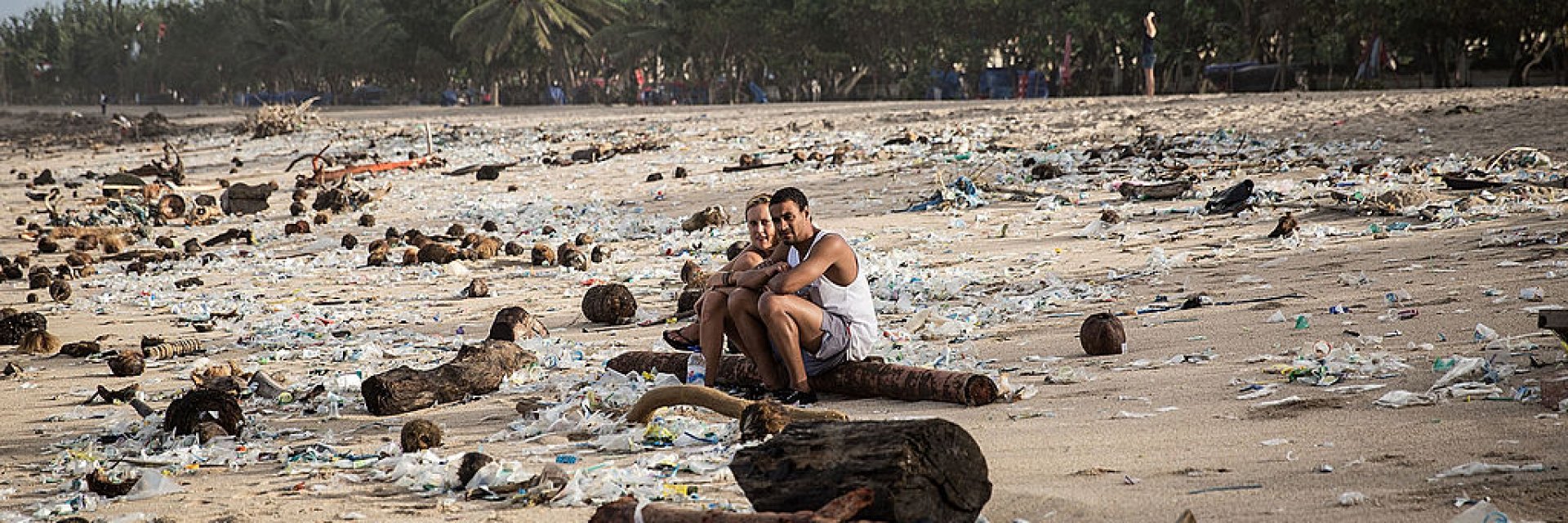 Нещо невиждано на Бали: толкова много боклук (видео)