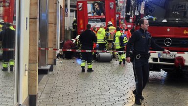 При пожара избухнал вчера в четириетажната жилищна сграда загинаха две