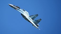 Руски военен самолет се разби в морето край Севастопол (видео)