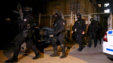 Шестима задържани след акцията на СДВР в бежанските центрове в София