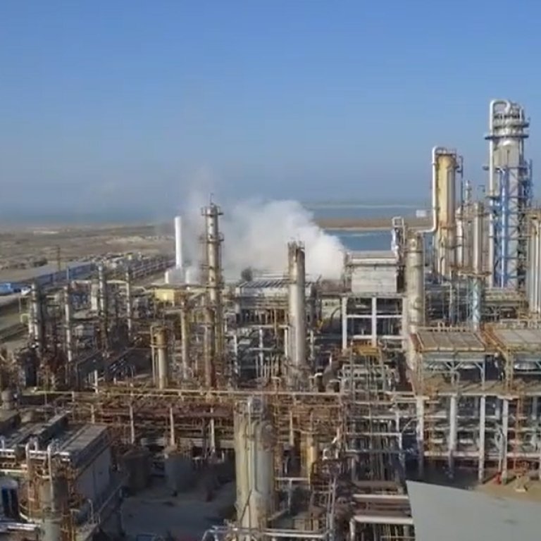 Експлозия в най-голямата румънска петролна рафинерия Петромидия (видео)