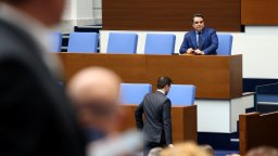 ГЕРБ, ДПС и опозицията решиха: БЕХ запазва дивидента от печалбата въпреки аргументите на Василев