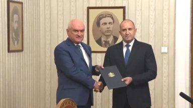 С нови критики срещу досегашната власт държавният глава обяви че