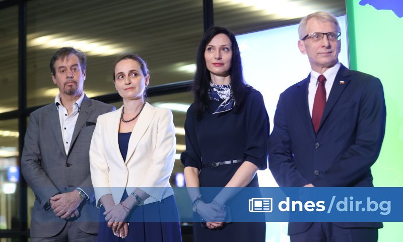 Събитието се състоя на Терминал 2 на летище София.
Присъединяването на