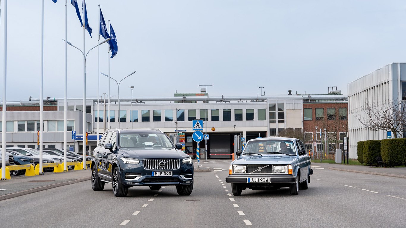 Volvo XC90 и Volvo 244 GL D6