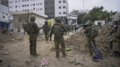 Израелската армия изтегля танкове от болницата "Аш Шифа" в град Газа