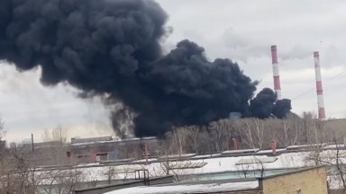 В разпространените кадри в социалните мрежи се вижда гъст черен