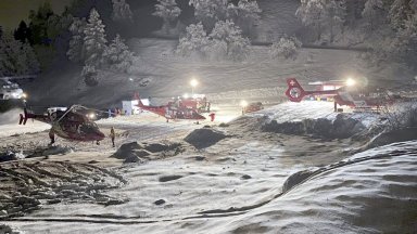 Трима загинаха при падане на лавина край швейцарския курорт Цермат