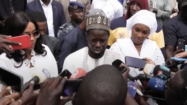 Аплодиран от хиляди ликуващи поддръжници кандидатът на опозицията реши да