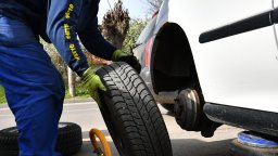 С 10% по-скъпа е смяната на зимните с летните гуми тази година 