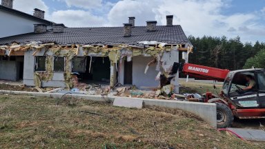 Това е първият опит за премахване на незаконен строеж от