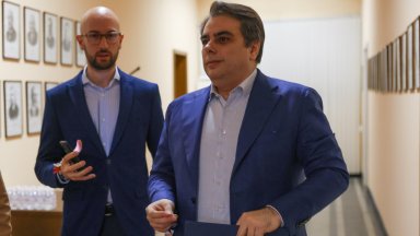 Василев посочи че преизпълнението на приходите в НОИ не е