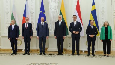 В срещата във Вилнюс участваха още президентът на страната Гитанас