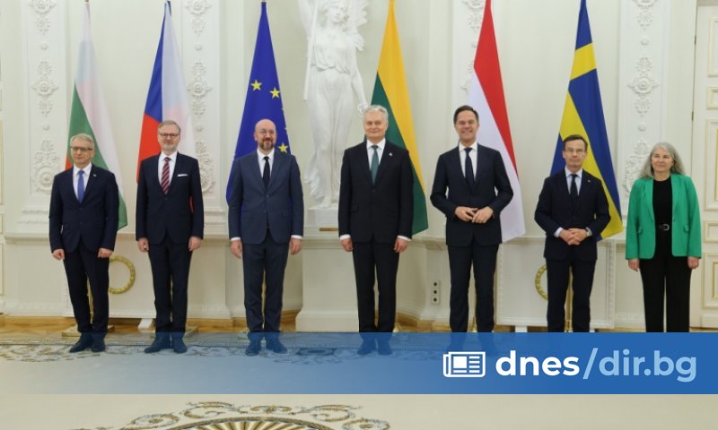 В срещата във Вилнюс участваха още президентът на страната Гитанас