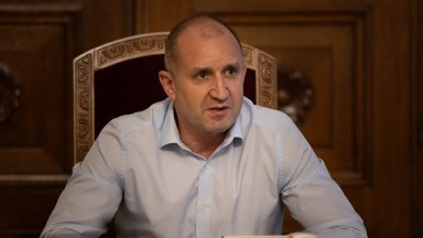 Разговорът се състоя по повод отложеното посещение на президента Херцог