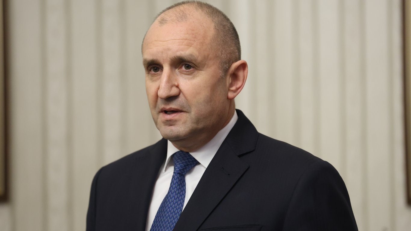 Румен Радев ще се срещне с ръководството на Централната избирателна комисия