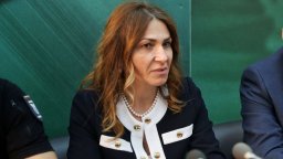 Шефката на Агенция "Митници" e обвинена за участие в организирана престъпна група