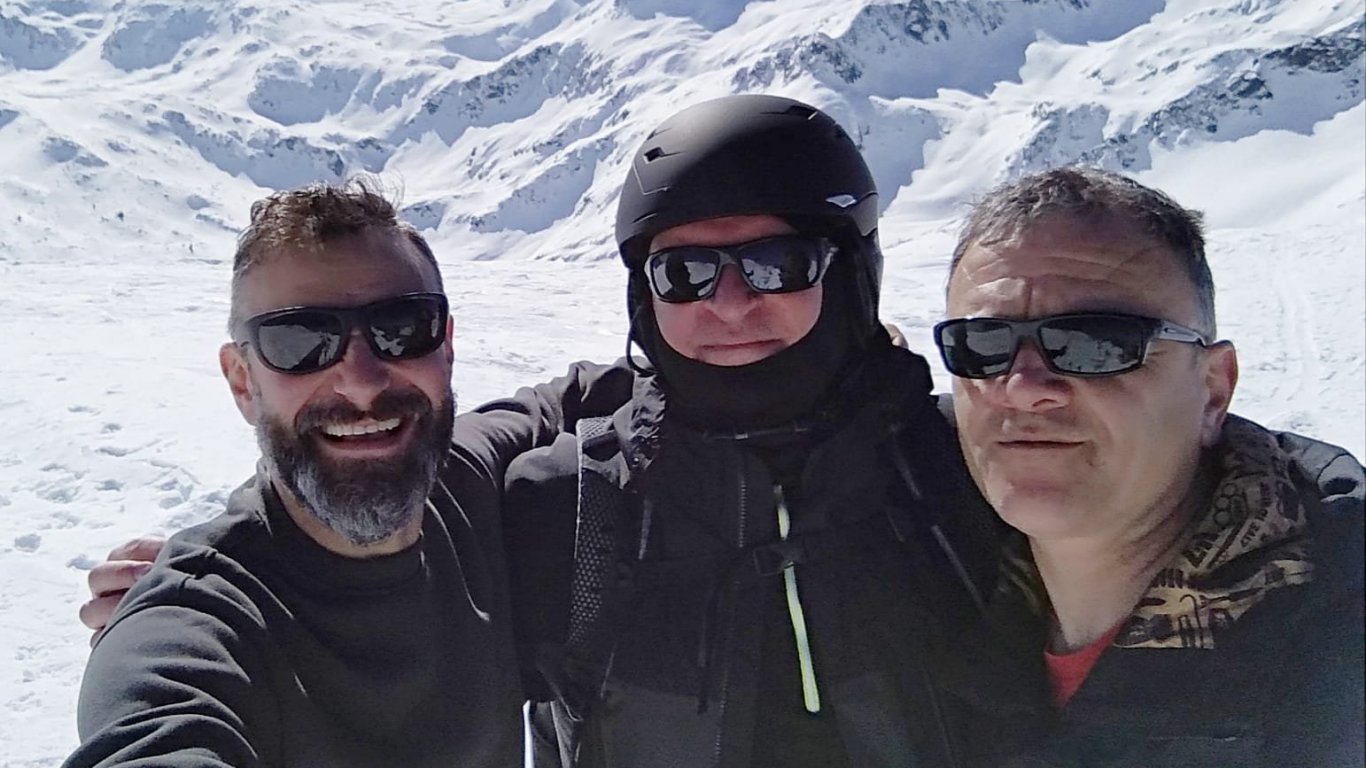 Калин Вельов с Димитър Главчев и техен приятел на връх Вихрен
