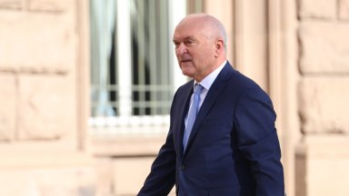 Председателят на на парламента Росен Желязков свиква извънредно заседание на