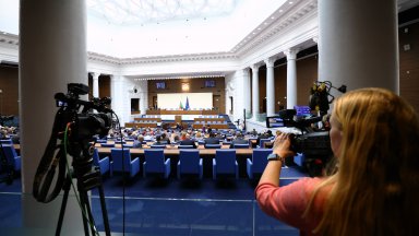 Цялата церемония приключи за минути Финала сложи химнът на България