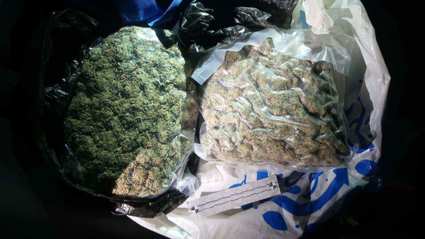 Хванаха дилър с над 1 кг марихуана по време на сделка в Студентски град