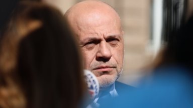 Най възмутен съм че има ярки политически фигури от кабинета Денков