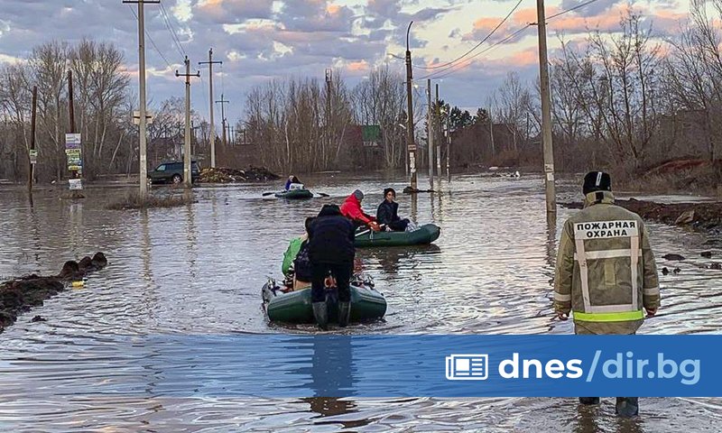 Спасителните екипи са евакуирали 711 души, включително 210 деца, от