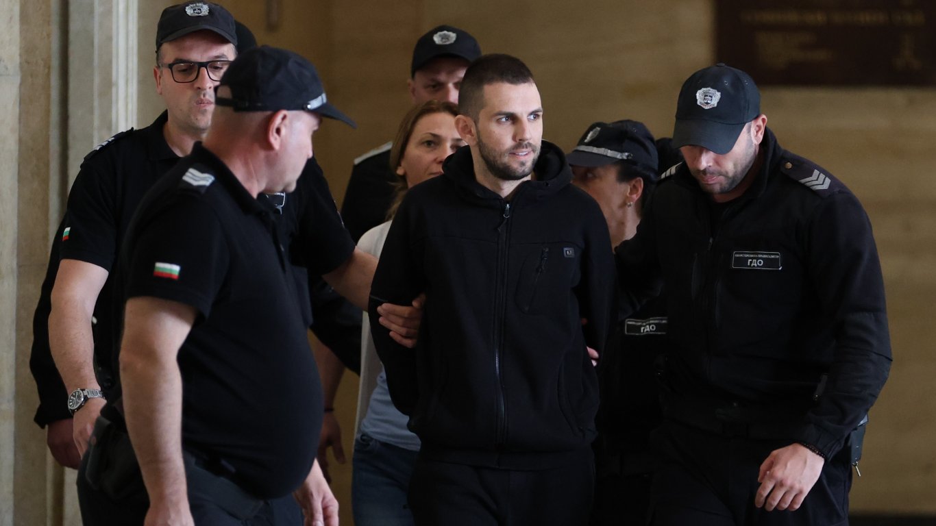 Задържаният в ареста за контрабанда Стефан Димитров е откаран в болница