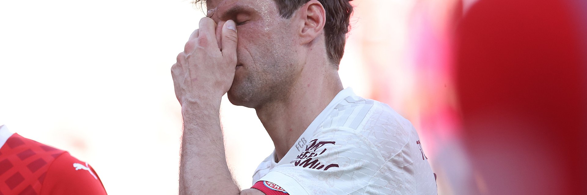 Байерн развя бялото знаме с издънка за историята: Леверкузен е на победа от титлата