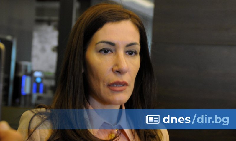 Тя обаче уточнява, че го познава отскоро и не се