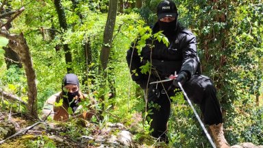 Спасителната операция близо до скалния венец над Дивдядовските скали е