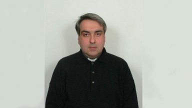 Освен български говори италиански английски френски руски разбира църковнославянски и