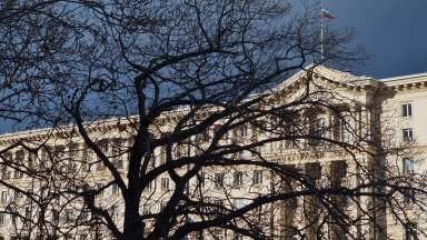 Българското правителство следи с повишено внимание ситуацията и е в