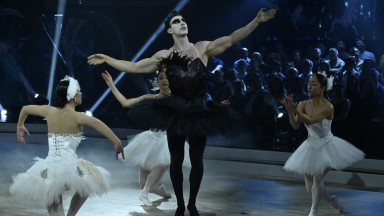 Черен лебед: Ергенът Виктор избухна по балетна пачка в Dancing Stars
