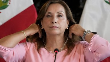 Претърсиха дома на президентката на Перу, обвиниха я във взимане на подкуп заради часовниците