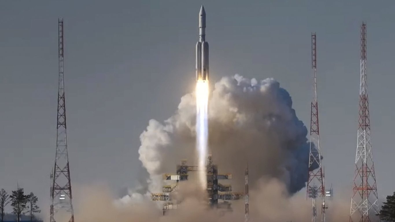 Новата руска ракета "Ангара-А5" излетя успешно след две отменени изстрелвания