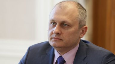 Идвам със заявката това удостоверяване да стане максимално публично и