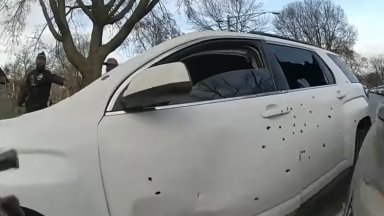 Полицаи от Чикаго изстреляха 96 куршума за 41 секунди в колата на цветнокож шофьор (видео)