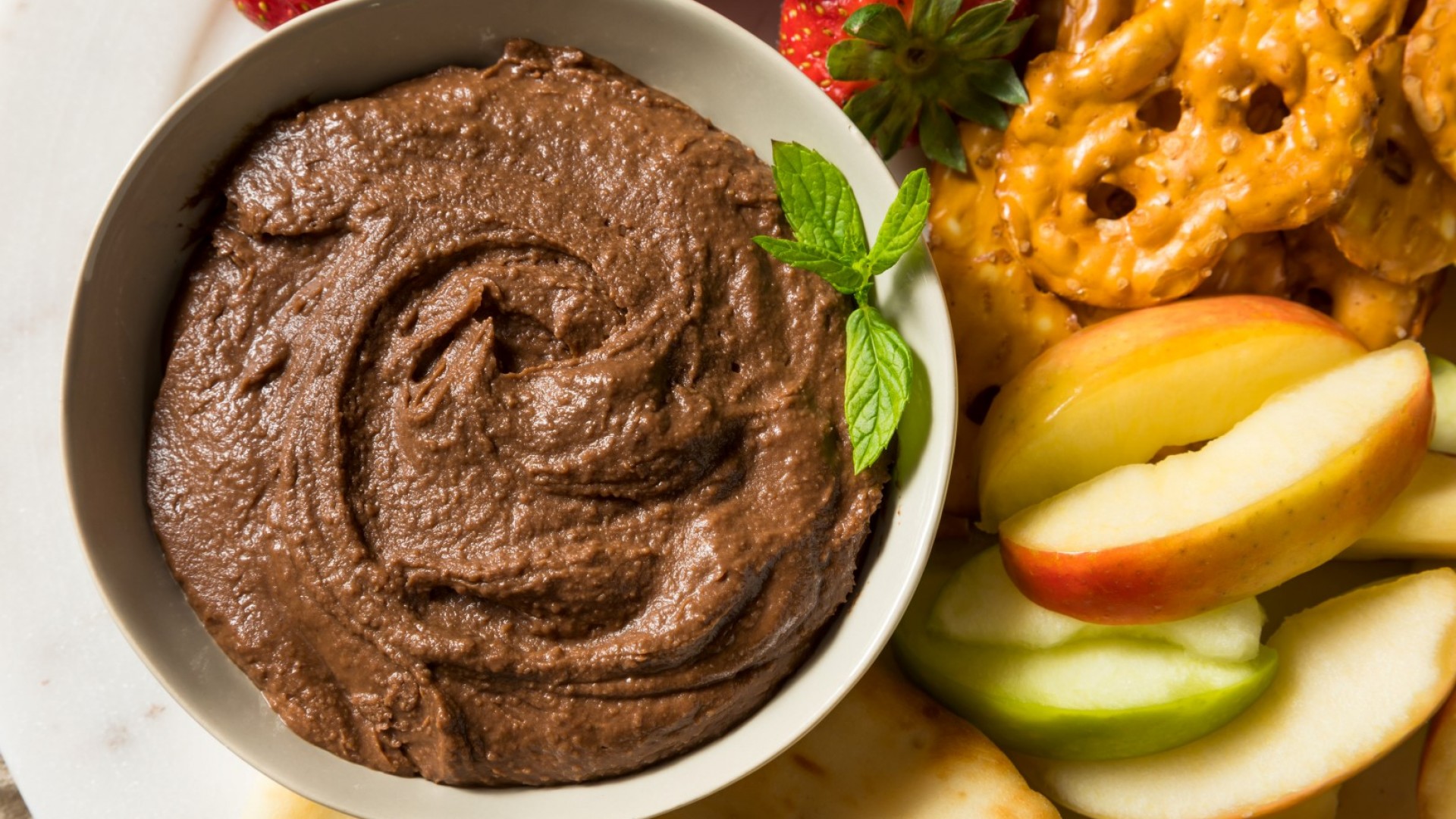 Стъпка по стъпка: Как да си направите зашеметяващо вкусен шоколадов хумус