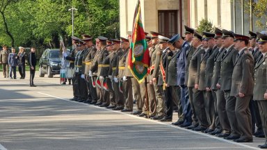 Ръководството на армията отбеляза патронния празник на Военната академия