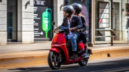 Horwin показва електрически мотопеди на Moto Expo 2024