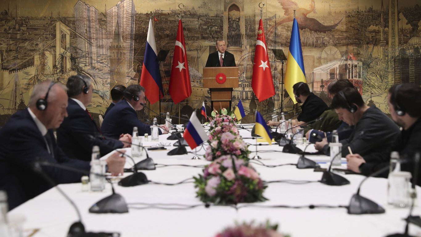 Кремъл: Изоставеното мирно споразумение може да бъде основа за преговори с Украйна
