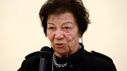 Почина Божана Апостолова