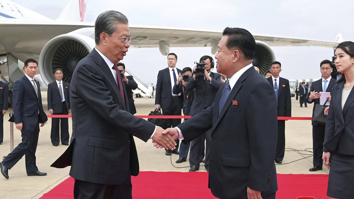 Високопоставен китайски представител се срещна с Ким Чен-ун 