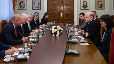 Радев посрещна Лапсли на Дондуков 2 Сред темите на разговора са