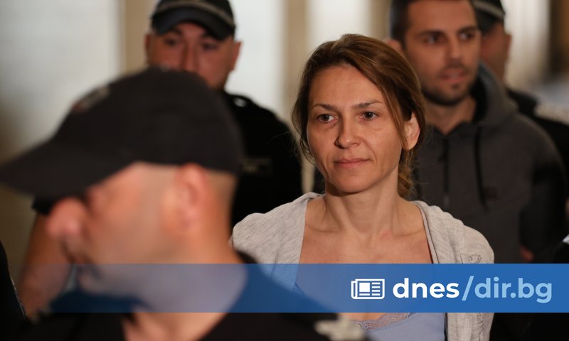 Снимка: Бившата шефка на митниците Петя Банкова вече е обвиняема и за принуда
