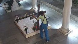Охранителни камери са заснели поругаването на гроба на патриарх Неофит (видео)
