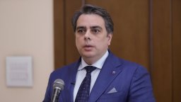 Асен Василев отговори на Атанас Пеканов: В ПВУ има проект за градска железница в Пловдив