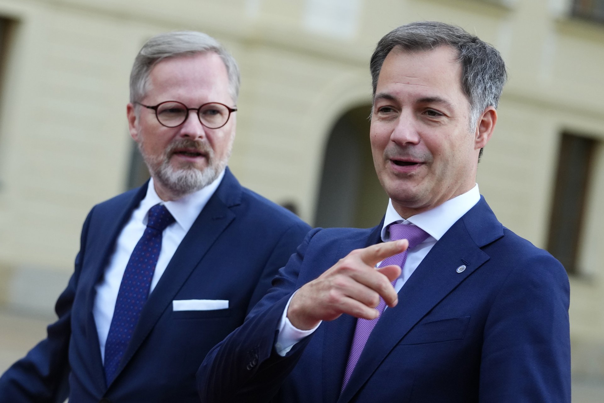 Премиерите на Чехия - Петър Фиала (вляво), и на Белгия - Алекдсандер де Кро